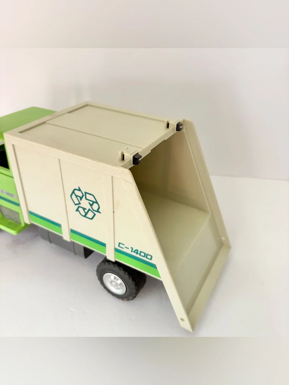 Playmobil Lot Medical Center Garbage Truck Figures Accessories